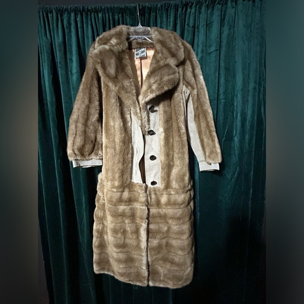 BEAUTIFUL Fur Coat Made in Israel
